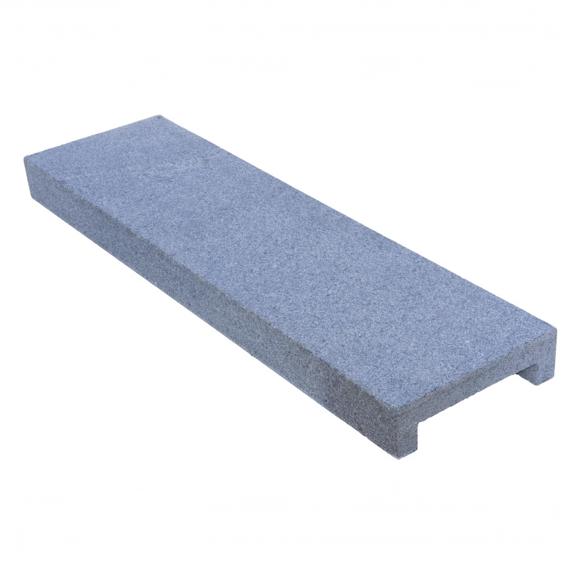 U-shaped grey granite pool coping